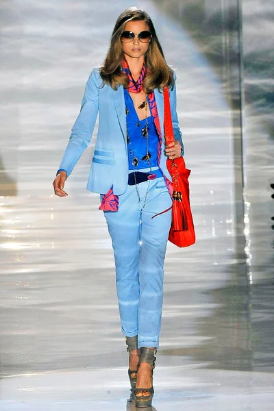 Look 4